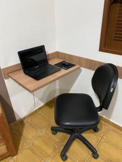 Casa aconchegante à 400m da Praia da Tartaruga - Ar condicionado - WIFI 450MB - Netflix - Cozinha Completa - Garagem - Rio das Ostras - 2