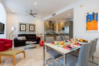 Sevilla Central Suites Apartamentos Puerta Jerez - Seville - 8