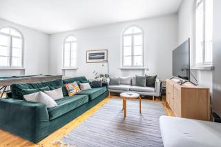 Helsinki Tower Penthouse 1 BR and Loft with 360-degree Views - 9