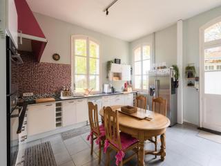 Holiday home adjoining a château - - 6