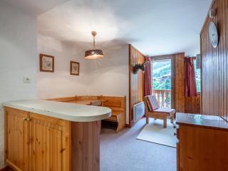 Duplex charmant près du centre et des pistes, avec balcon sud, parking et wifi inclus - FR-1-694-39 - Val dʼIsère - 9