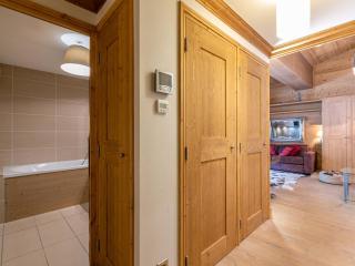 Studio de standing avec balcon au cœur du village, proche pistes et commodités - FR-1-694-85 - 7