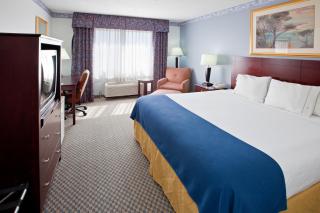 La Quinta Inn and Suites by Wyndham Elkhart - 5
