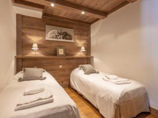 Appartement de prestige avec terrasse Sud, 2 chambres et parking au coeur de Val-d'Isère - FR-1-694-202 - Val dʼIsère - 1