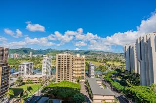 Free Parking, WiFi, AC, Comfy Beds, and Great View - Honolulu - 3