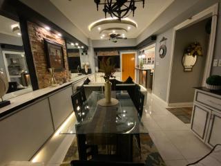 Stunning 1 BR Eastwood Condo Suite! - Manila - 2