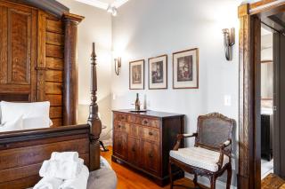 Lake Suite with Sunroom by Henry House Stays - 4