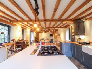 Castle Coach House - Newport - 3