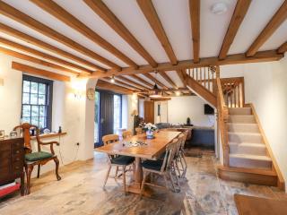 Castle Coach House - Newport - 1