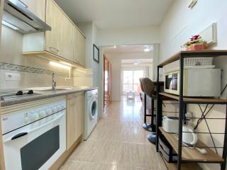 Fuengirola Holiday Apartment w/Balcony View & Pool - 4