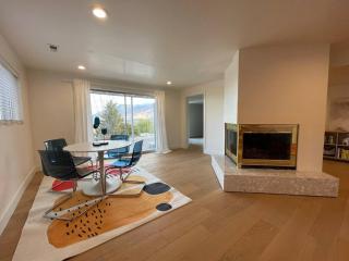 Cheerful Designer Condo w/ City & Mountain Views - Sandy - 0