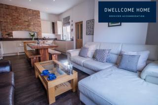 Spacious 5 Double Bedroom 6 Beds Townhouse 2 Bathrooms, Ideal for long term contractor, etc stays, 15 mins drive to Nissan, 10 mins walk to metro station - see our site for assurance - South Shields - 3