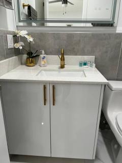 Stunning Deluxe Studio - Hialeah - 5