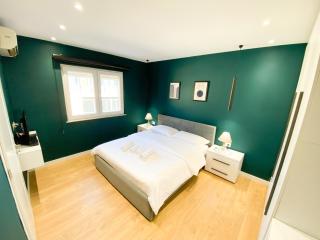 Matisse No9 - One Bedroom City Center Apartment With Parking - 0