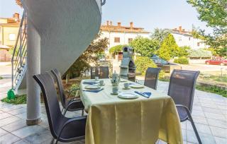 5 Bedroom Cozy Apartment In Banjole - 9