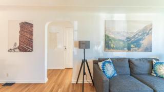 Comfy w King Bed Bring pup & walk 2 Everything - Arvada - 2