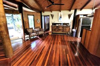BUTTERFLY BEND - 3 Bedroom Daintree Beach House - Cow Bay - 2