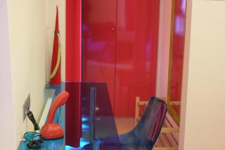 Room in a neoclassical house - ladybug - 2