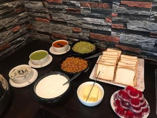 Hotel Hardik Palacio - Varanasi - 3