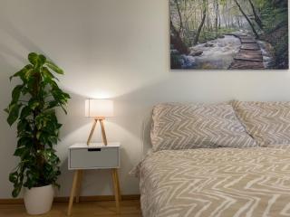 55 m2 Stylish Apartment with Balcony & Parking - Vienne - 0
