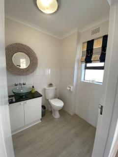 Castleton 80A Apartment, Plettenberg Bay - 1