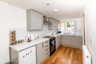 Patio lodge with forest access close to beaches - 2