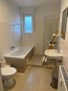 Eine modern renovierte Wohnung mit Balkonterrasse. - Lübbecke - 1