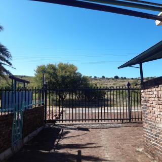 Midway Accommodation - Gariep Dam - 5