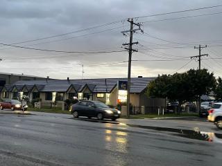 SHEPPARTON MOTOR INN Tudor House Motel - 5