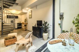 Cozy Modern 1BR Duplex Apt w Balcony Near City Center and Shelter by Sea N' Rent - Tel Aviv - 2