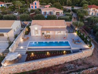 Summer Breeze Villa - Tzamarelláta - 9
