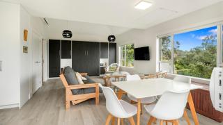 Pohutukawa Paradise - Martins Bay Holiday Home - Mullet Point - 6