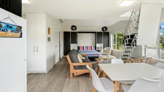 Pohutukawa Paradise - Martins Bay Holiday Home - Mullet Point - 4
