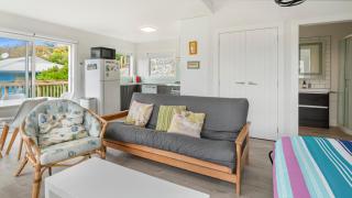 Pohutukawa Paradise - Martins Bay Holiday Home - Mullet Point - 1