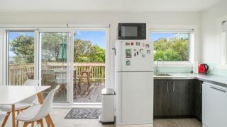 Pohutukawa Paradise - Martins Bay Holiday Home - 1