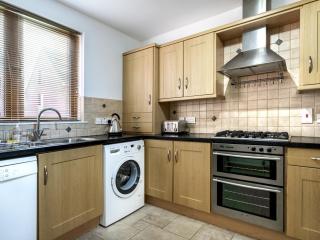 Pass the Keys Lovely 4BR Home w Garden 7 Min from City Centre - Belfast - 5