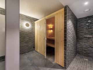 Chalet moderne à Méribel : jacuzzi, sauna, 6 chambres, proche centre et navette - FR-1-565-55 - 9