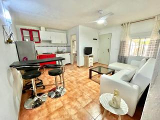 Estudio adosado acogedor con jardín, barbacoa y parking privado - Alicante - 2