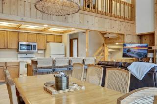 The Hidden Chalet - Harbor Springs - 6