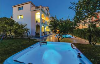 Awesome Apartment In Kastel Stafilic - Kaštela - 2