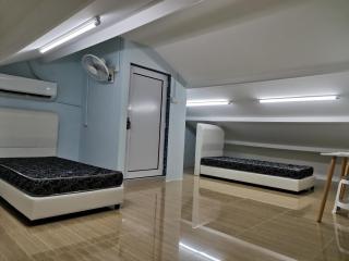 Color Mixed Home Hostel - 4