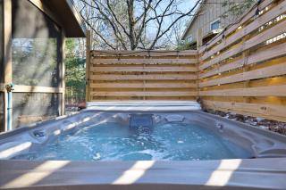 Pocono Mountain Home , Hot Tub- 1 Mile To Skiing! - Tannersville - 3