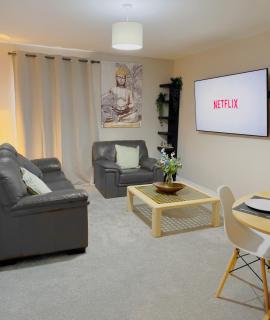 CITY CENTRE *PRIVATE PARKING* - 8