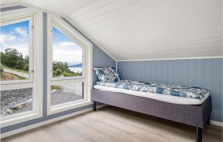 Stunning Home In Gjemnes With Wifi - 4