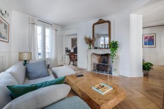 Veeve - Time for Teak - Paris - 1