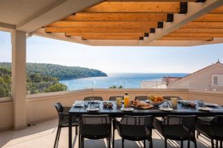 SEAFRONT VILLA for 10 people! - Milna - 0