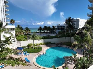 New Ocean View Condo, Direct Beach Access, Pool & Amenities at Hollywood Beach - Hollywood - 1