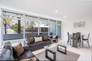 The Purple Pelican Beachfront with Ocean Balcony Unit 1 - Fort Lauderdale - 3