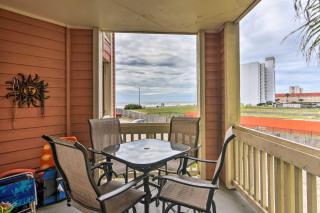 Pool Access and Balcony Beachfront Galveston Condo! - Galveston - 9