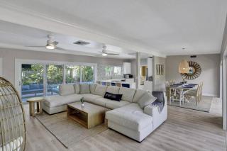 Brand New! Heated Pool, Golf Cart, Next to Beach - Fort Lauderdale - 6